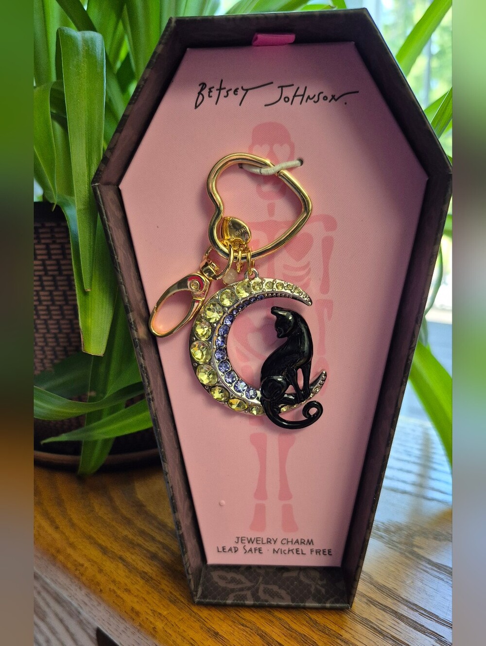 Betsey Johnson Gold-Tone Crescent Moon Keychain with Black Cat and Crystals. NEW